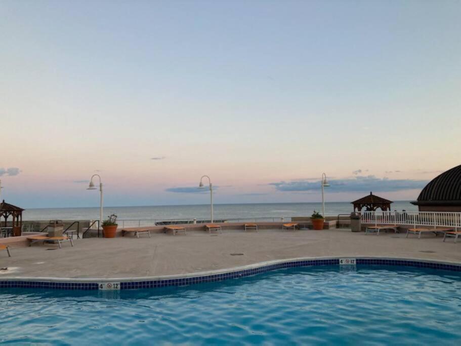 Atlantic Palace Beachfront Ocean View 애틀랜틱시티 외부 사진